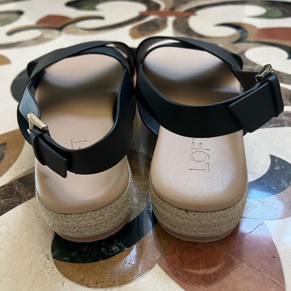 Black Strap Woven Sandals - Picture 5 of 5